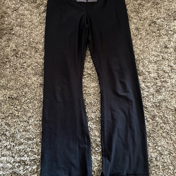 Ladies Black Yoga Pants, size Lg, not sure of brand - Picture 4 of 6